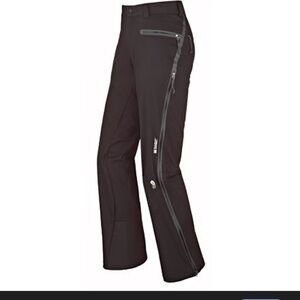 Mountain Hardware- woman’s DRY elite pants - medium short 
NWOT -